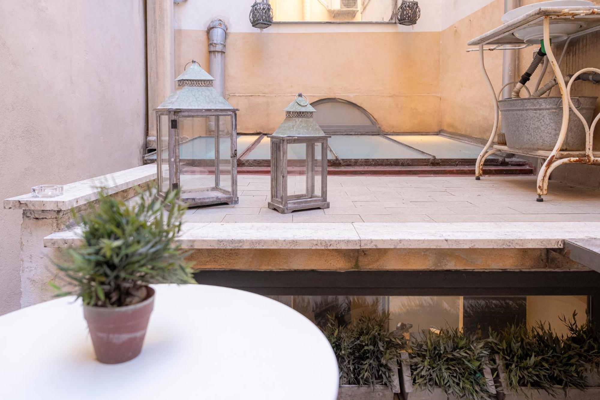 Homehouse Serpenti - Colosseum - Rione Monti ローマ 部屋 写真